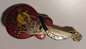 HARD ROCK CAFE BERLIN - PIN Button - top Zustand  , 061125-26 - Bild 1 von 2