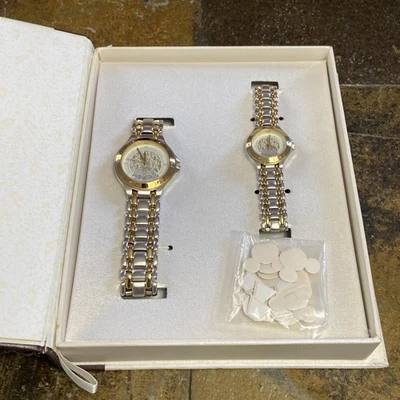 Nuevo juego de relojes sin usar Disney World nuestro cuento de hadas boda para él y para ella Foto 1 de 4