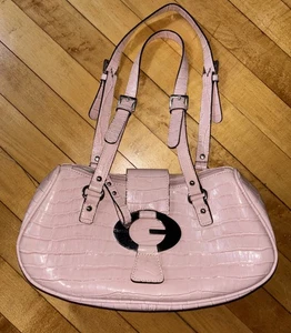 Bolso de mano de hombro Y2K Guess rosa vegano logotipo grande G herrajes plateados de colección - Imagen 1 de 5