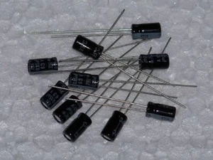 Mini-Elko, radial, 1µF (1uF) / 50V / 85°C, 20 Stk. (Ø3,2x5,5mm) - Picture 1 of 2