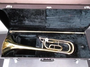 YAMAHA Tenor Bass Trombone YSL620 #001516 - Picture 1 of 16