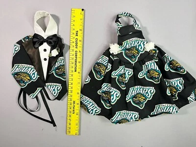 葡萄酒瓶服装、西装和礼服杰克逊维尔美洲虎复古旧标志手工制作 — 第 1/4 张图片