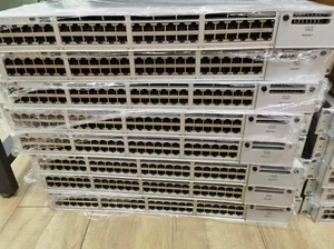 Cisco C9300-48P-E Catalyst 9300 48-portowy przełącznik PoE+ - Zdjęcie 1 z 4