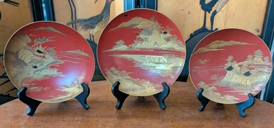 Meiji Period Maki-e Lacquer Ware Set Of Three Bowls With Stands - Image 1 of 4