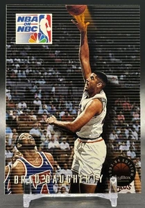 1993-94 SkyBox Premium #7 Brad Daugherty Cleveland Cavaliers NBA on NBC - Picture 1 of 2