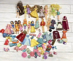 Muñeca miniatura Polly Pocket / Princesa Disney, lote de accesorios y ropa - A8 - Imagen 1 de 8