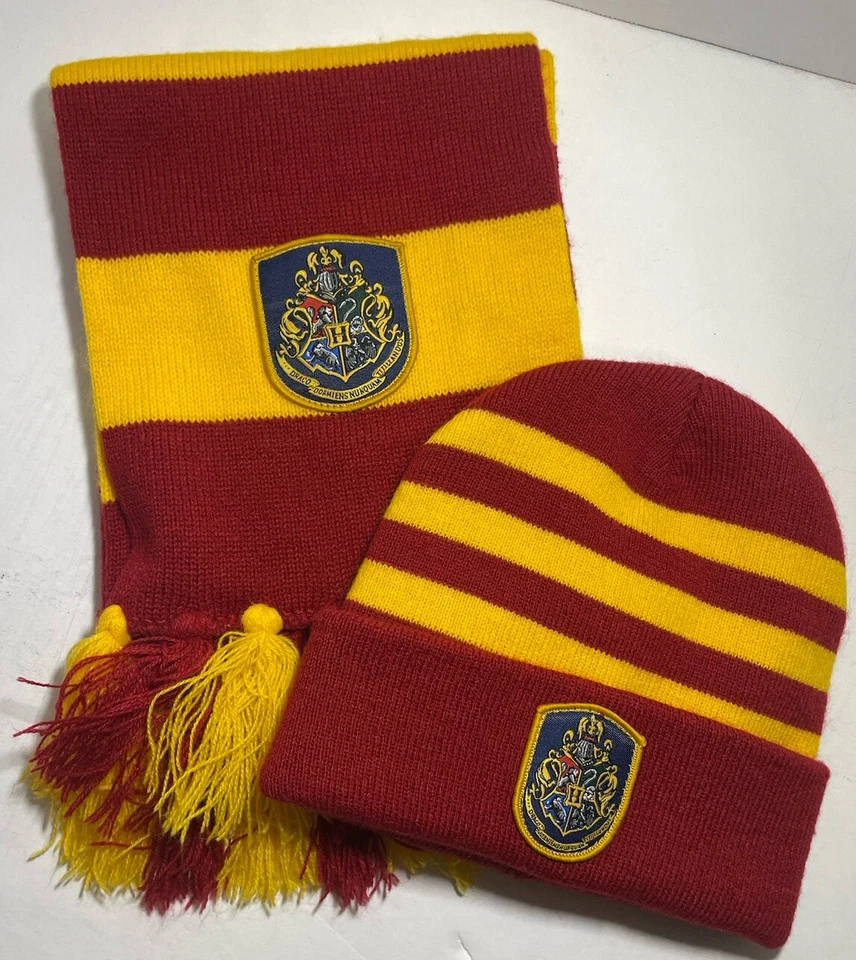 Oficial Harry Potter Hogwarts Tejido Gorro Gorro y Bufanda Conjunto Colores Gryffindor Foto 1 de 4