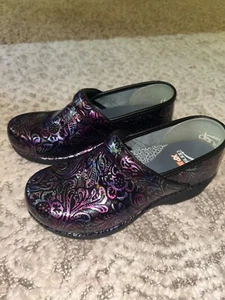 Dansko Professional XP 2.0 Clogs Engraved Flower Purple - Womens Size 38 US 7.5 - Picture 1 of 11