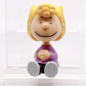 Sally Snoopy Sitting Mini Figure Mascot Suwarasetai Peanuts Bandai Gashapon JP - Picture 1 of 8