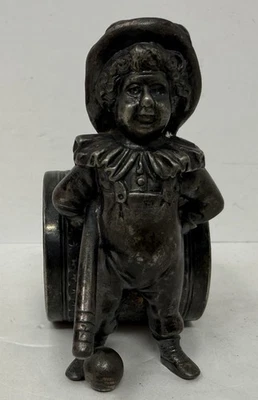 Raro Antiguo Victoriano Plateado Servilletero Anillo Niño con Bate de Béisbol/Pelota Foto 1 de 4