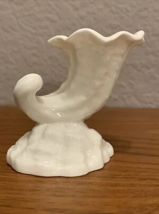 Royal Worcester Bone China White Cornucopia Vase 3"x3" #3212 Made In England VTG - Picture 1 of 7