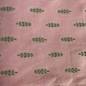 Quilter’s Candy Pink Geometric Oval Circles Leaf Vine Connecting Threads 1.4 Y - Picture 1 of 3