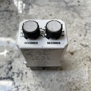 DAYTON 1A368M TIME DELAY RELAY WITH BASE - Picture 1 of 3