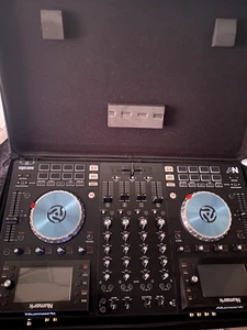 Numark NV Serato Intelligent Dual-Display Screen Touch Knob DJ Controller - Picture 1 of 4