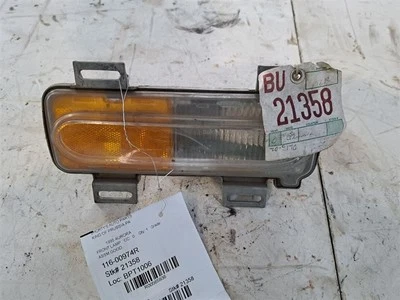 Parachoques en esquina/luz de estacionamiento para pasajeros montado se adapta a 95-99 AURORA 565938 Foto 1 de 3