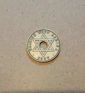 1937, British West Africa, One Penny Coin, Sharp detail, Good Condition - Picture 1 of 4