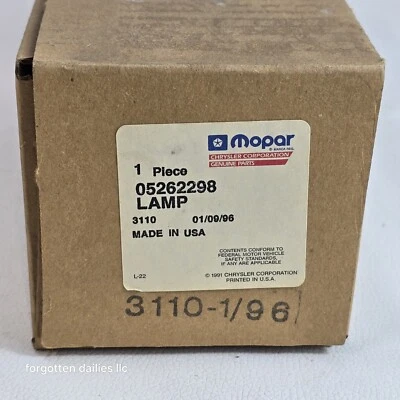 Lámpara de Estacionamiento Chrysler Lebaron Nuevo de Lote Antiguo 5262298 Foto 1 de 4