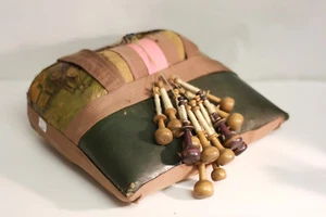 Carreau de dentelière avec 17 fuseaux  - Photo 1/5