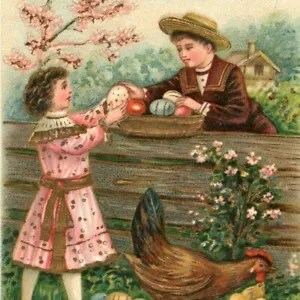 c.1908 Easter Greeting Postcard Girl Handing Boy Colored Eggs Over Fence Chicken - Imagen 1 de 3