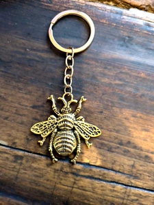 GOLD BUMBLE BEE KEYRING / KEY CHAIN - GREAT GIFT - IN GIFT BAG - Picture 1 of 2