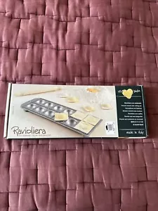 Neues Williams Sonoma Ravioliera Set - Made in Italy: Roller und Flor. Offener Karton. - Bild 1 von 5