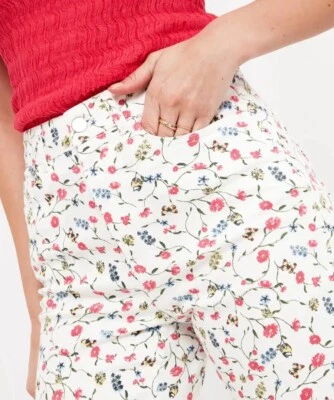 Capris para mujer Joe Browns blanco estampado floral - W37/L19 - Reino Unido 18 Foto 1 de 4