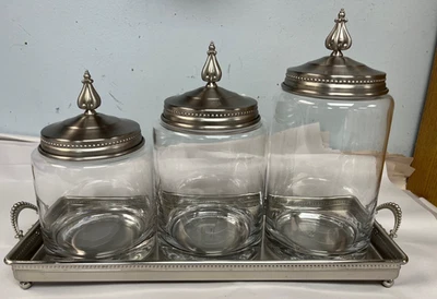 Boticario Southern Living at Home Astoria 3 botes de vidrio con bandeja Foto 1 de 4