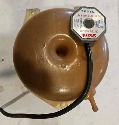 MERCEDES BENZ  R107 380SL 450SL OEM FACTORY COOLANT BOTTLE BEHR CAP 1075000149 - Image 1 of 4