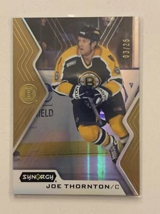2024-25 Upper Deck Synergy Legends Joe Thornton Gold Carta Parallela 3/25 - Foto 1 di 2