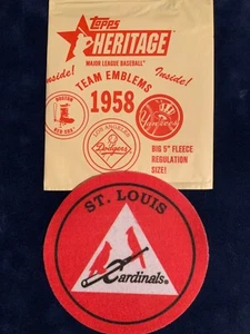 2007 Topps Heritage Team Emblem St. Louis Cardinals Felt Logo -1958 Design - Bild 1 von 3