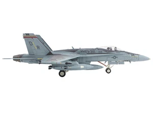 McDonnell Douglas F/A-18C Hornet Aircraft "VMFA-312 MCAS Iwakuni Yamaguchi Japan - Picture 1 of 5