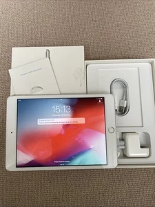 Apple iPad Mini 3rd Generation 7.9 Inch Wifi 64GB Silver A1599 - Picture 1 of 8