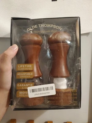 Olde Thompson (Dover) деревянный солонка и перец мельница набор с 1944 новый в коробке - Изображение 1 из 2