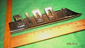 BR97 Chevrolet 6100 emblema parafango Vntge 1955-6 #3726937 CHEVY CAMION MEDIO/PESANTE - Foto 1 di 5