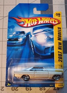 HOT WHEELS 66 CHEVY NOVA GOLD - 9 DE 180 - MODELOS NUEVOS 2007 - 9 DE 36 - Imagen 1 de 4