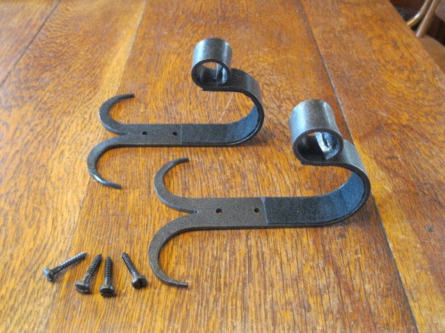Wall Mount Gun Rack Rifle  Gun Hooks Gun Hangers  WIDE 1" STEEL - Image 1 of 4