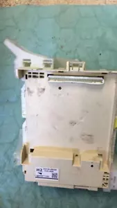2015-2016 Toyota Sienna fuse junction block 82730-08100 - Bild 1 von 1