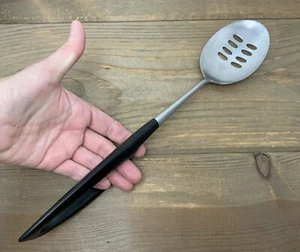 Vtg MCM Slotted Serving Spoon Long Handle Stainless Black Canoe Muffin Japan - Foto 1 di 24