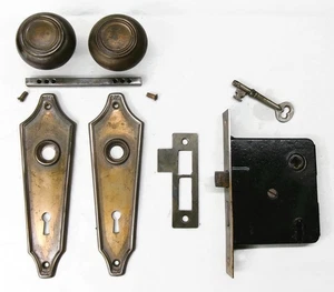 Antique Door Set Victorian / Eastlake Backplate Knob Mortise Lock Key Reclaimed - Picture 1 of 10