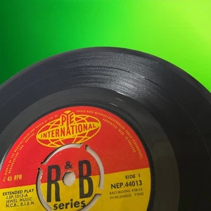 Chuck Berry - This Is Chuck Berry - 7" EP [VG+] 1960 Pye NEP 44013 1M/1M UK - Picture 1 of 10