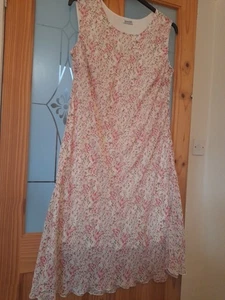 Pretty Summer Dress Size 24 - Picture 1 of 7