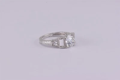 Anillo solitario de plata esterlina con circonita cúbica tallada en baguette 925 talla: 6 Foto 1 de 4