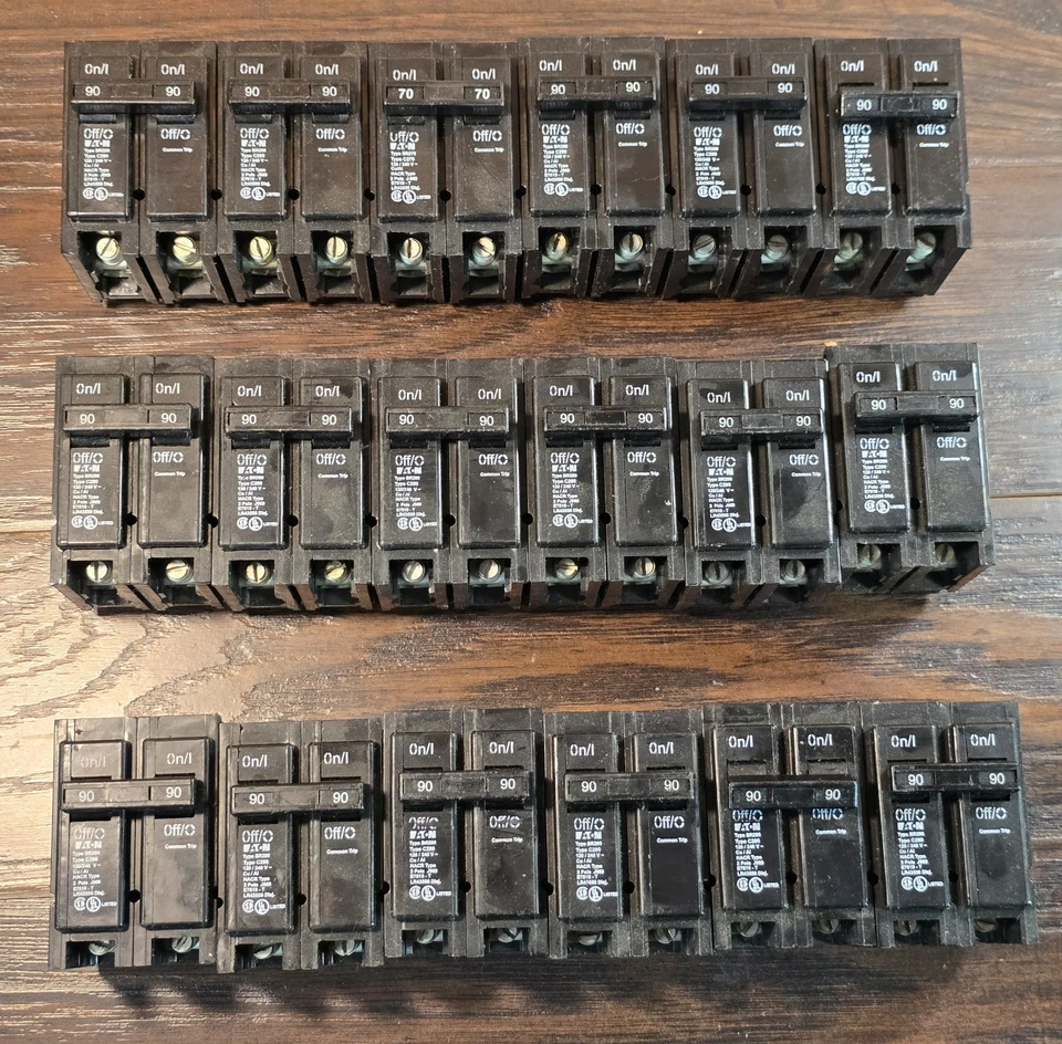(Lote De 18) EATON CUTLER HAMMER BR290 2 Polos 90 AMP Tipo BR 240 VAC Nuevo Foto 1 de 2