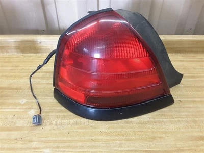 Driver Tail Light Quarter Panel Mounted Fits 00-11 CROWN VICTORIA 196632 Foto 1 de 2