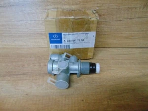 Exhaust Brake Control Valve Bosch Genuine Mercedes 397/624/675 - A0039977536 - Picture 1 of 1