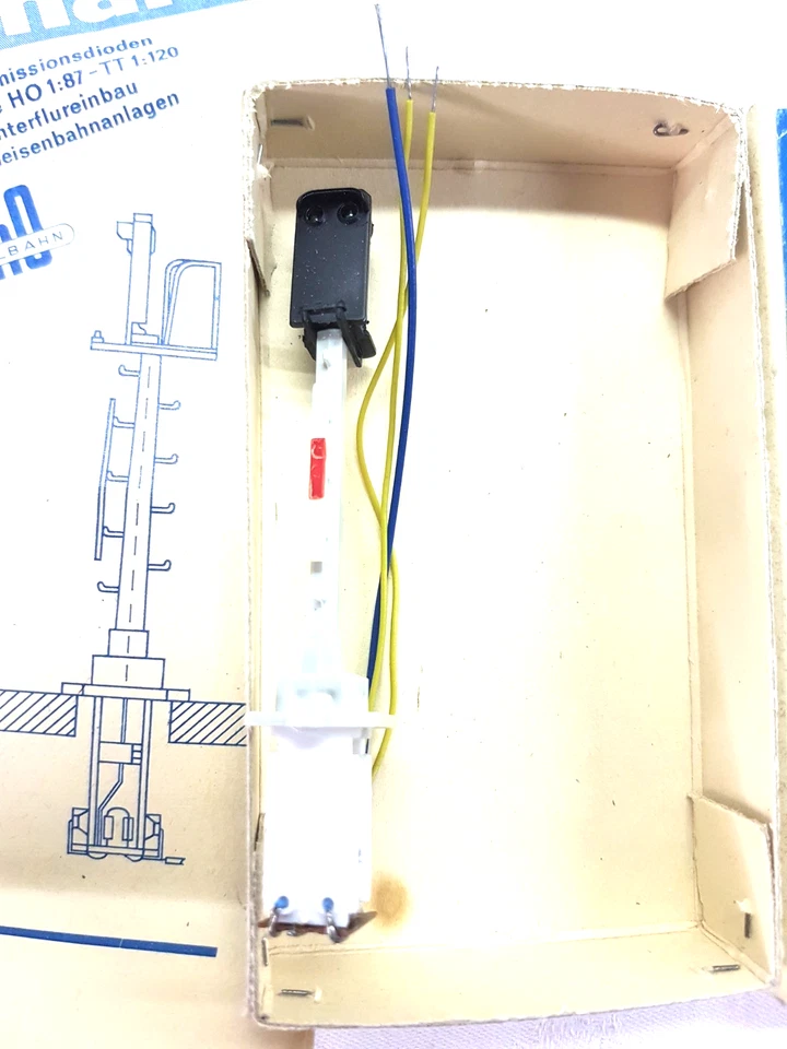 👍  SIBA - PIKO Lichtsignal H0  Signal OVP  5457113/519/00223  rot/grün - Bild 1 von 3