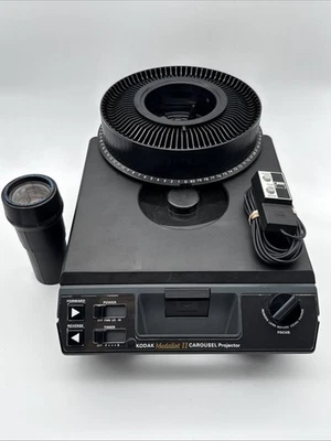 KODAK Medalist II Carousel Slide Projector Works Great Lightly Used - - Image 1 of 4
