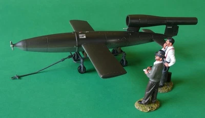 THOMAS GUNN V Series 002, V1 ROCKET on Dolly plus 2 X Figures Retired, RARE MINT - image 1 of 4