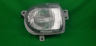 GENUINE SSANGYONG MUSSO SPORTS UTE FOG LIGHT LAMP ASSY + BULB SET - RH  - Image 1 of 2
