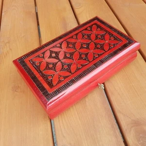 HOLZ SCHMUCKKÄSTCHEN, VINTAGE STIL GESCHNITZTE SCHATULLE, 25 CM LANG IN ROTER FARBE - Bild 1 von 5